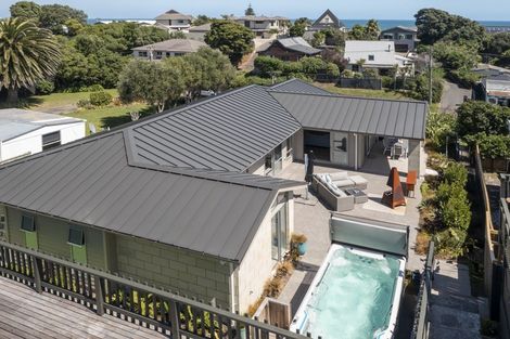 Photo of property in 118 Rosetta Road, Raumati South, Paraparaumu, 5032