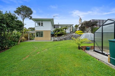 Photo of property in 53 Saint Johns Terrace, Tawa, Wellington, 5028