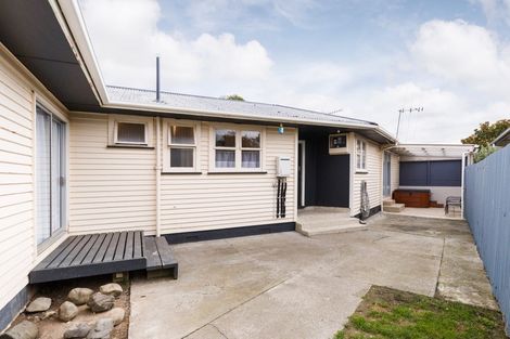 Photo of property in 1 Tararua Terrace, Cloverlea, Palmerston North, 4412
