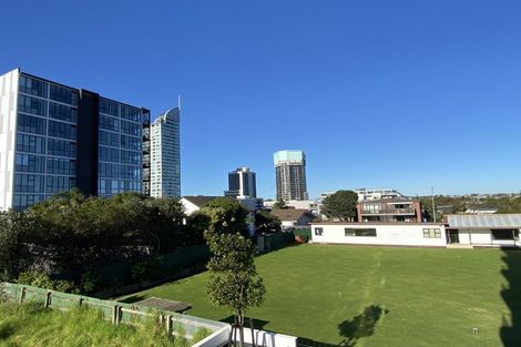 Photo of property in Frank Sargeson Apts, 105/74 Anzac Street, Takapuna, Auckland, 0622