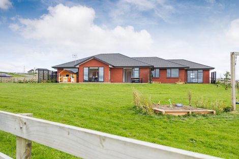 Photo of property in 180 Kingsdale Park Drive, Aokautere, Palmerston North, 4471
