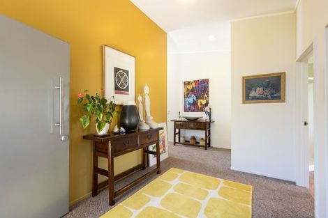 Photo of property in 59 Waiwaka Terrace, Strandon, New Plymouth, 4312