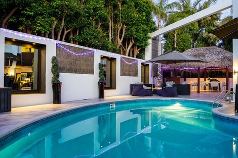 Photo of property in 3 Holyoake Place, Chatswood, Auckland, 0626