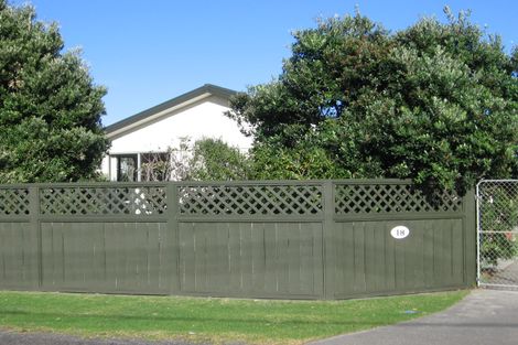 Photo of property in 18 Hohiria Street, Waikanae Beach, Waikanae, 5036