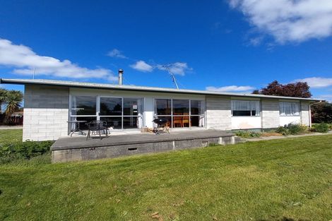 Photo of property in 1 Grove Burn Road, Tuatapere, 9620