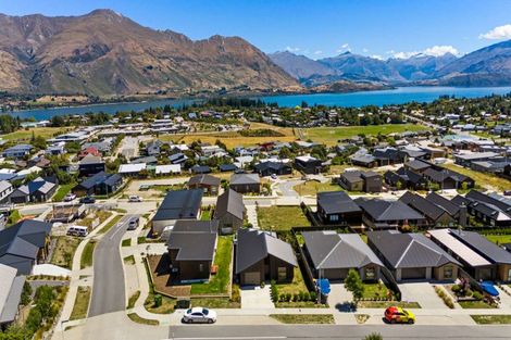 Photo of property in 16 Scurr Terrace, Wanaka, 9305