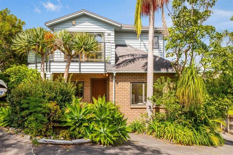 Photo of property in 8a Horizon Way, West Harbour, Auckland, 0618