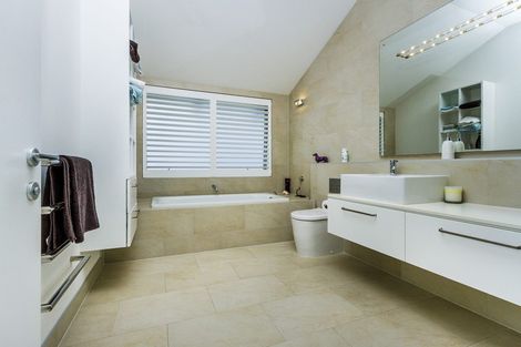 Photo of property in 19 Muritai Road, Milford, Auckland, 0620