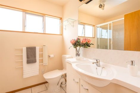 Photo of property in 33 Coniston Avenue, Ilam, Christchurch, 8041