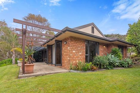 Photo of property in 59a Lonely Road, Fairview Heights, Auckland, 0632