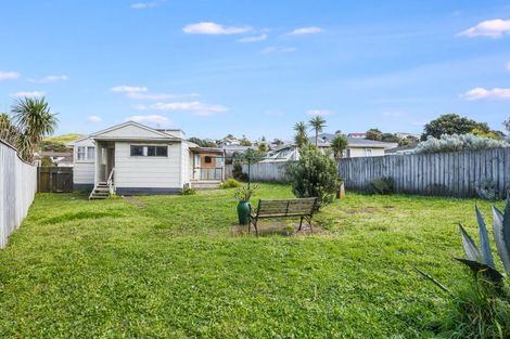 Photo of property in 111 Te Pene Avenue, Titahi Bay, Porirua, 5022