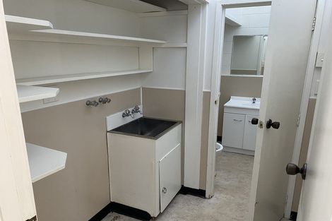 Photo of property in 2/6 Bond Crescent, Forrest Hill, Auckland, 0620