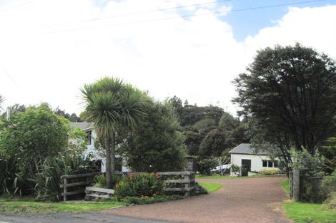 Photo of property in 706 Huia Road, Parau, Auckland, 0604