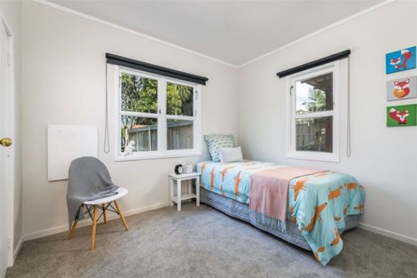 Photo of property in 166 Edmonton Road, Te Atatu South, Auckland, 0610