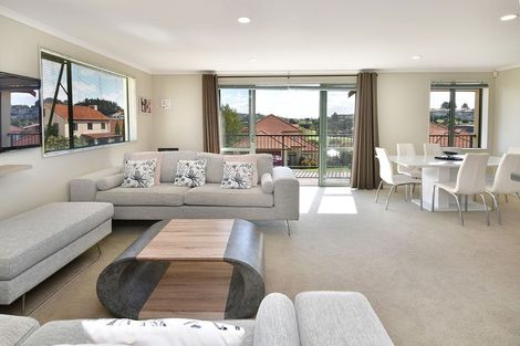 Photo of property in 11 Parkwood Crescent, Gulf Harbour, Whangaparaoa, 0930