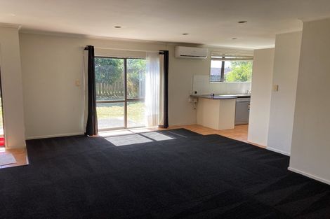 Photo of property in 10 Waldos Way, Mangere, Auckland, 2022