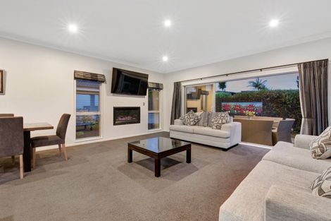 Photo of property in 23 Manhattan Rise, Orewa, 0931