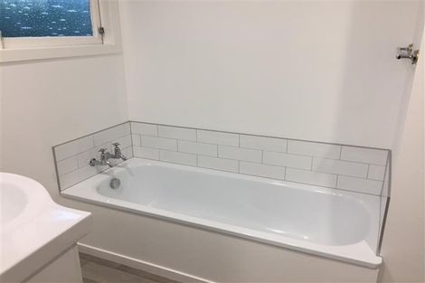 Photo of property in 38 D'oyly Drive, Stanmore Bay, Whangaparaoa, 0932