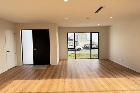 Photo of property in 5 Ritetai Street, Clarks Beach, 2122