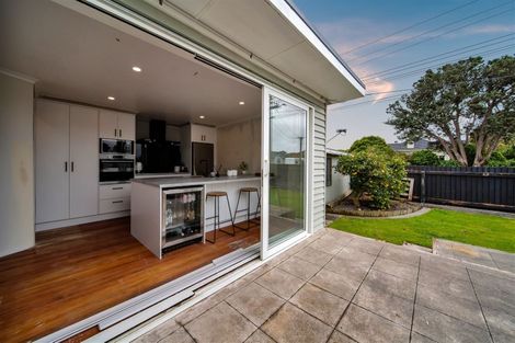 Photo of property in 24 Disraeli Street, Hawera, 4610