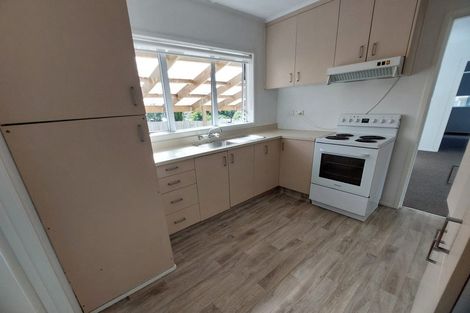 Photo of property in 9 Maybelle Place, Kelston, Auckland, 0602