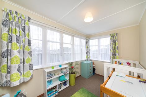 Photo of property in 1 Upham Terrace, Roslyn, Palmerston North, 4414