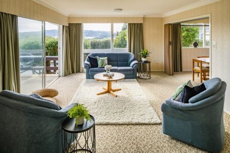 Photo of property in 2 Doon Grove, Papakowhai, Porirua, 5024