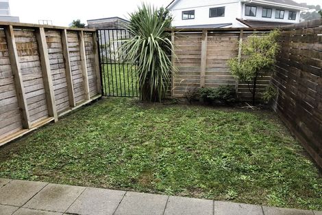 Photo of property in 15/2 Stone Street, Miramar, Wellington, 6022