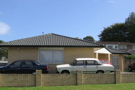 Photo of property in 20 Millstream Drive, Henderson, Auckland, 0610