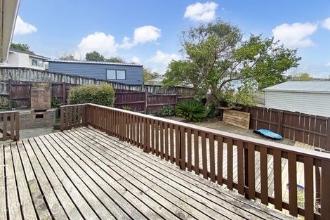 Photo of property in 15 Pisces Road, Glen Eden, Auckland, 0602