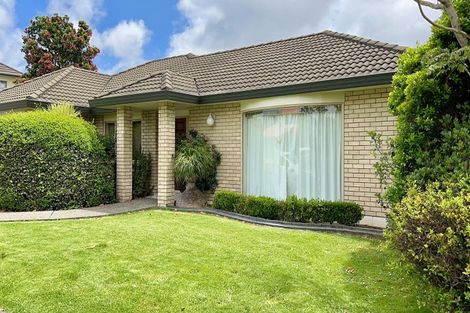 Photo of property in 31 Macnean Drive, East Tamaki Heights, Auckland, 2016