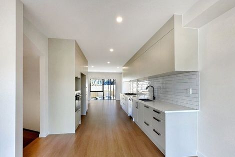 Photo of property in 9/28 Ludlow Terrace, Totara Vale, Auckland, 0627