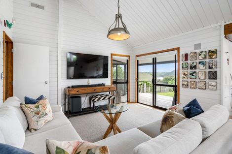 Photo of property in 130 Tirohanga Drive, Whangamata, 3620