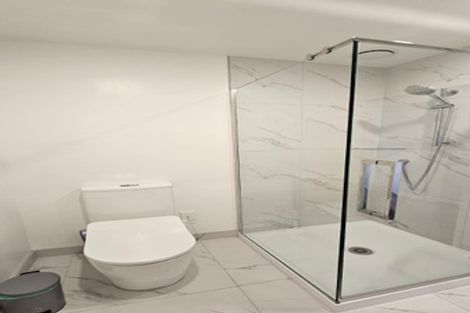 Photo of property in 10/23 Awaroa Road, Sunnyvale, Auckland, 0612