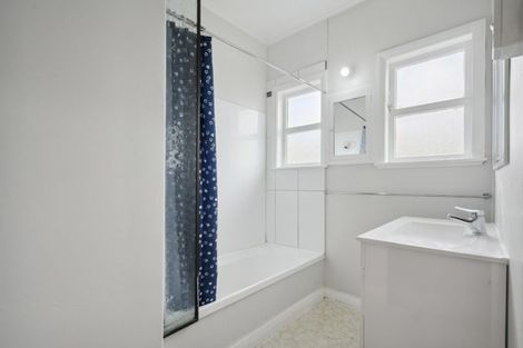 Photo of property in 28 Princes Street, Levin, 5510