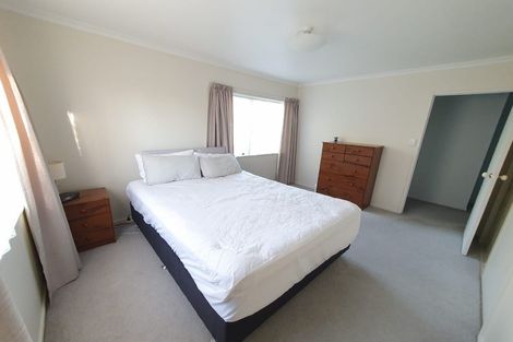 Photo of property in 17 Gardone Terrace, Conifer Grove, Takanini, 2112