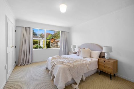 Photo of property in 293 Mangorei Road, Merrilands, New Plymouth, 4312