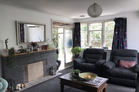 Photo of property in 47 Davidson Crescent, Tawa, Wellington, 5028