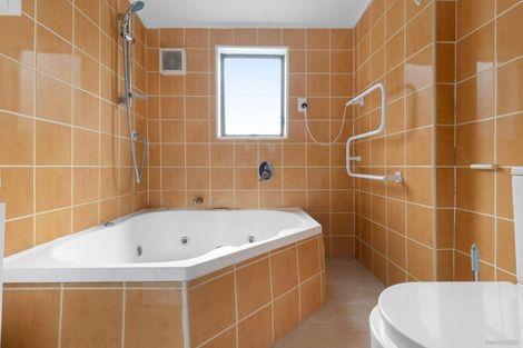 Photo of property in 22 Goodwood Drive, Goodwood Heights, Auckland, 2105