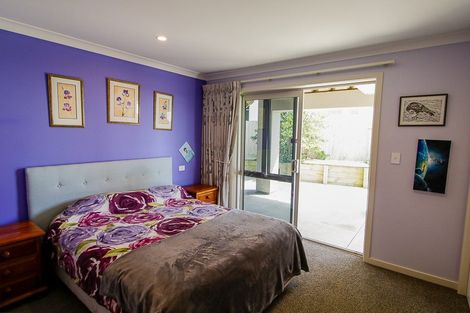 Photo of property in 6 Marine Parade South, Foxton Beach, Foxton, 4815