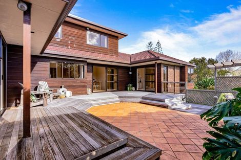 Photo of property in 24 Bert Wilson Place, Cockle Bay, Auckland, 2014