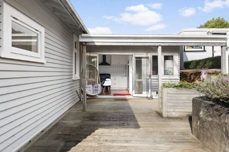 Photo of property in 13 Firth Terrace, Karori, Wellington, 6012