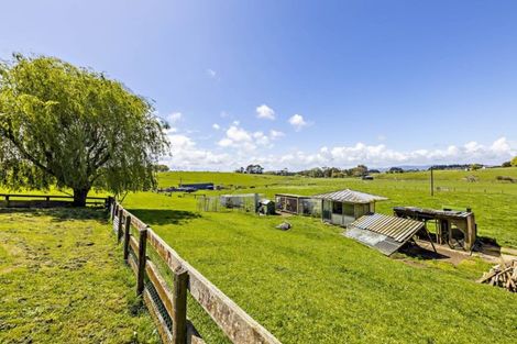 Photo of property in 141 Karioitahi Road, Waiuku, 2683