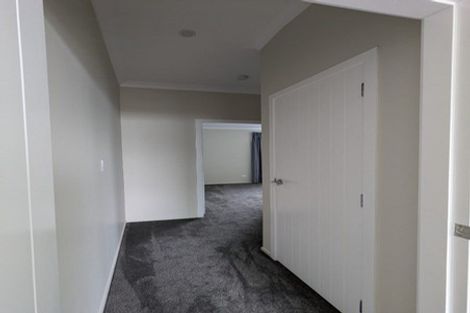 Photo of property in 10/19 Collins Avenue, Tawa, Wellington, 5028