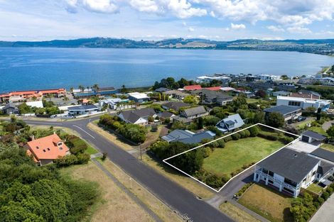 Photo of property in 16 Harvey Street, Waipahihi, Taupo, 3330