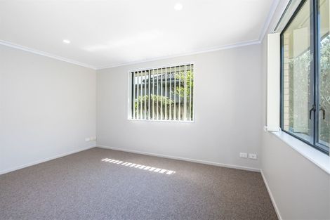 Photo of property in 30 Misty Valley Drive, Henderson, Auckland, 0612