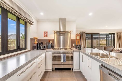 Photo of property in 15 Trump Place, Kelvin Grove, Palmerston North, 4414