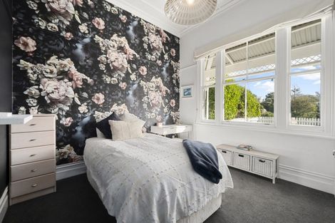 Photo of property in 18 Farm Road, Northland, Wellington, 6012