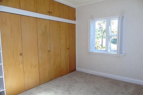 Photo of property in 77 Houghton Bay Road, Houghton Bay, Wellington, 6023