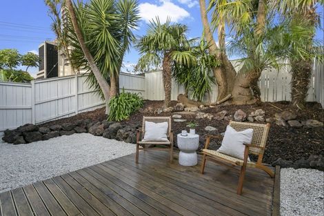 Photo of property in 2/1 Burns Avenue, Takapuna, Auckland, 0622